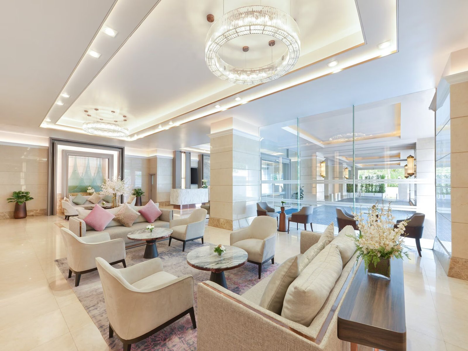 Centre Point Sukhumvit 10 — vibe