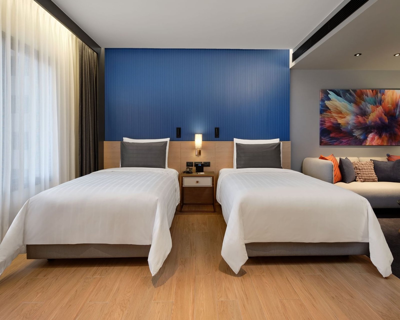 Sindhorn Midtown Hotel Bangkok, Vignette Collection — vibe