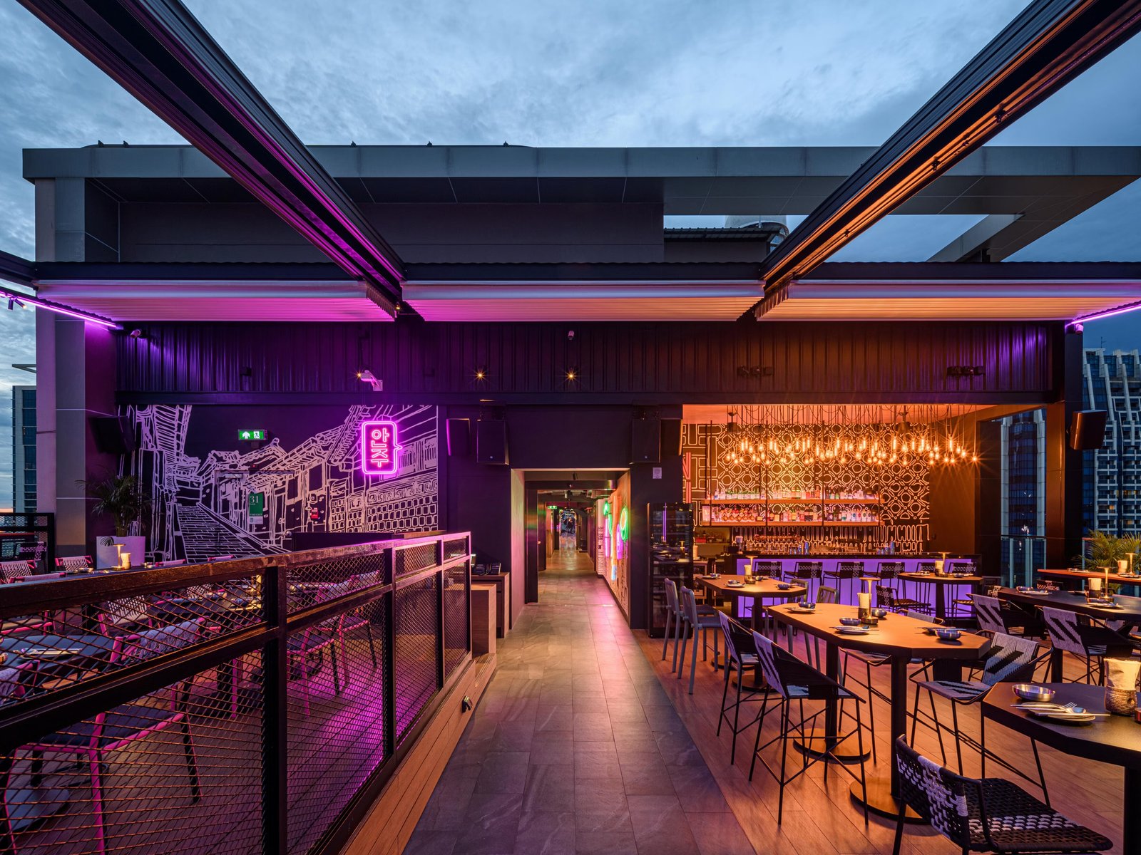 Sindhorn Midtown Hotel Bangkok, Vignette Collection — eat & drink