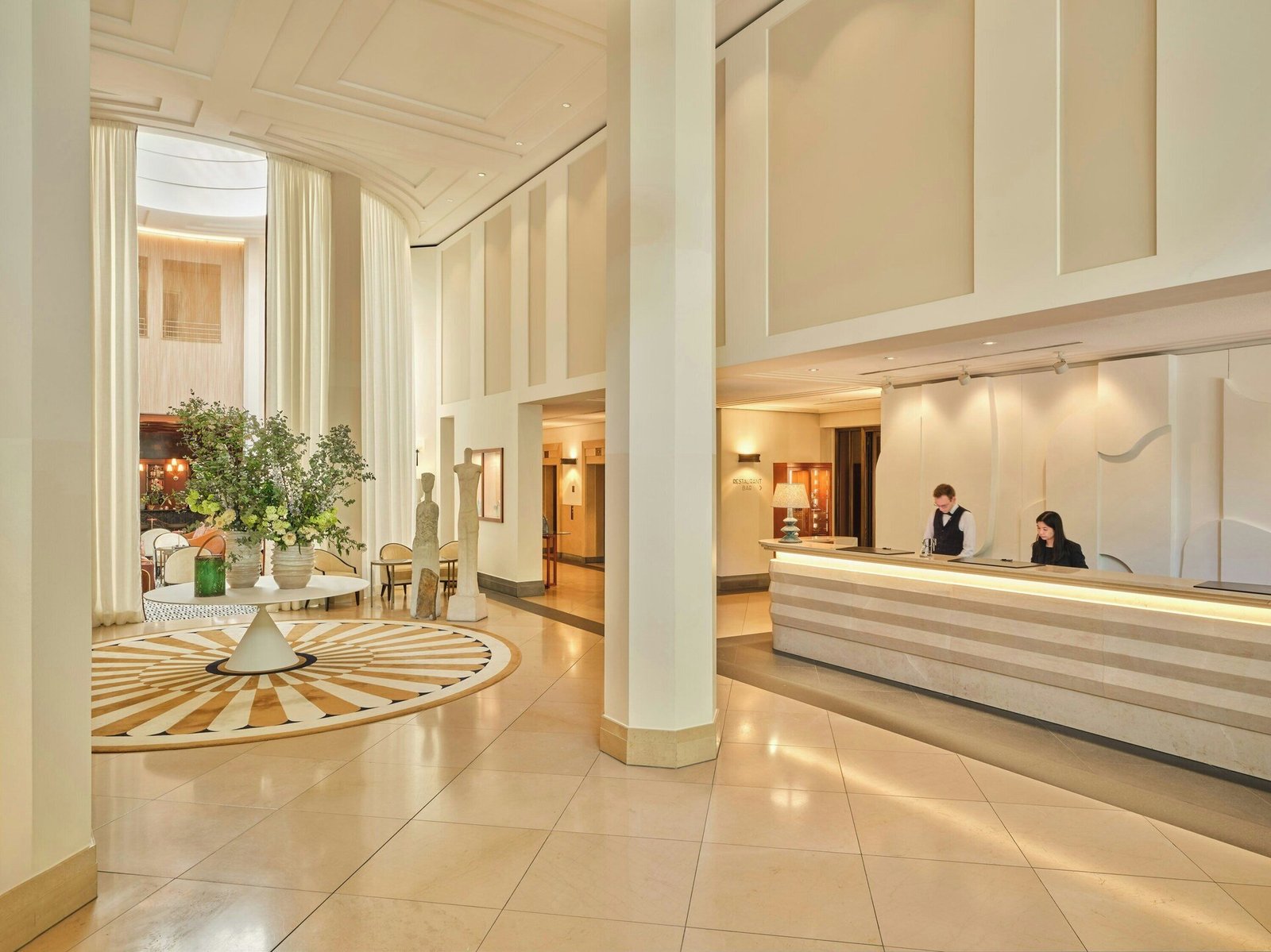 The Charles Hotel, vibe