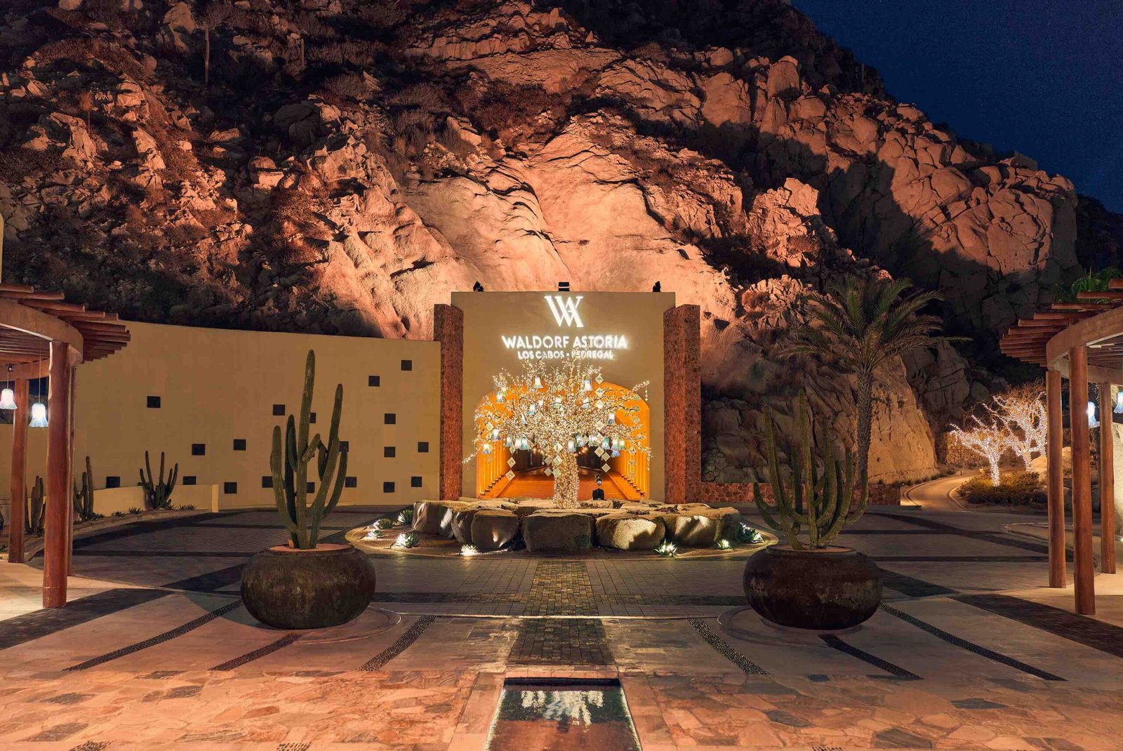 Waldorf Astoria Los Cabos Pedregal, backstory