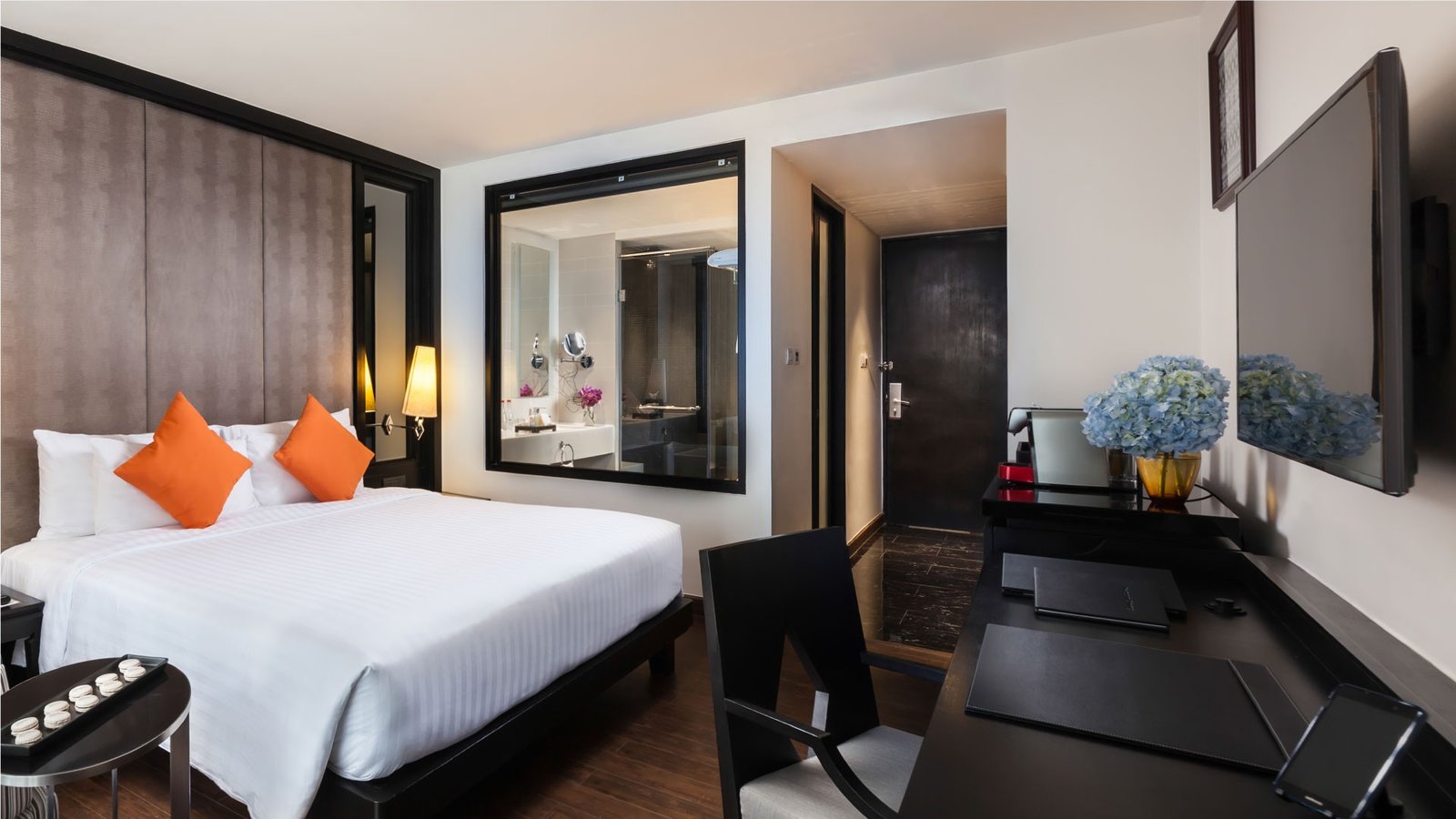 Mövenpick Hotel Sukhumvit 15 — vibe