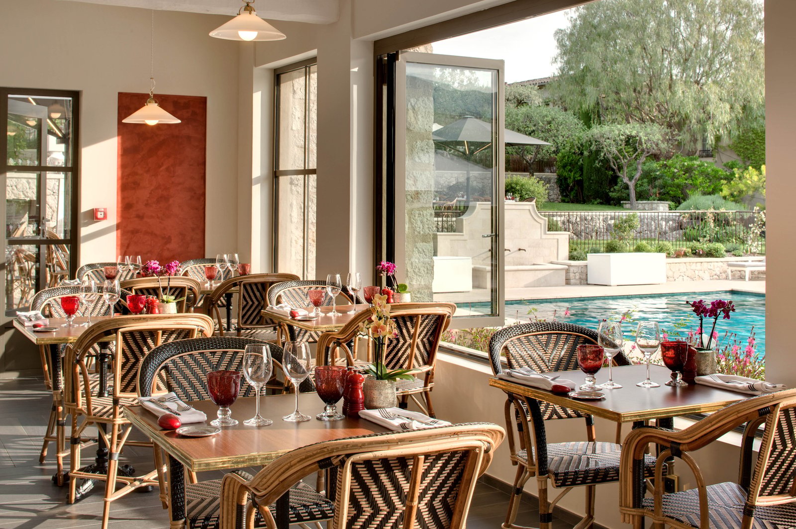 Domaine du Mas de Pierre, at the table
