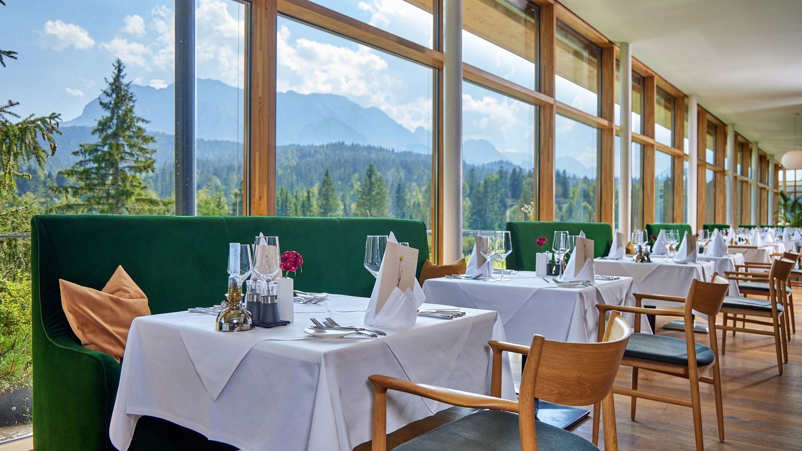 Das Kranzbach, at the table