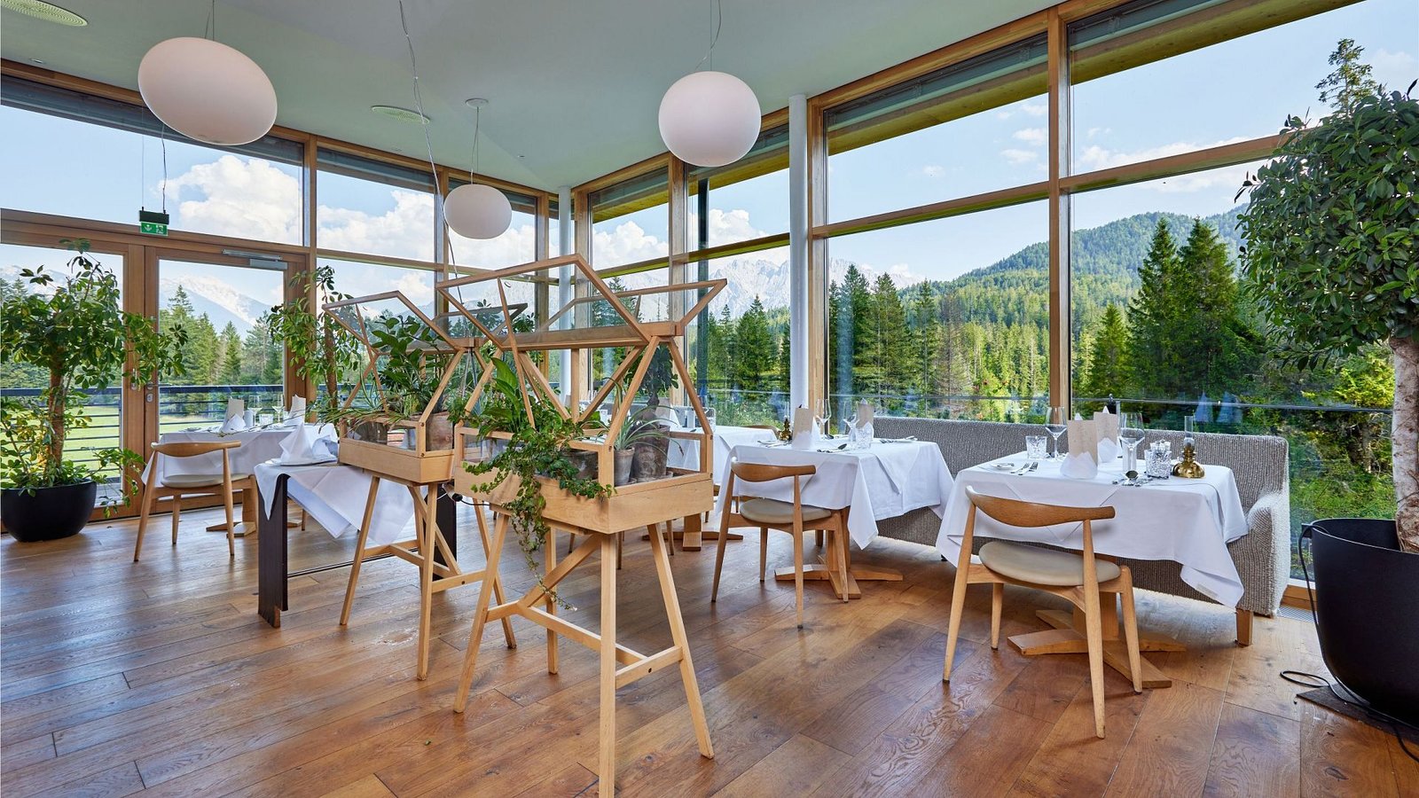 Das Kranzbach, at the table