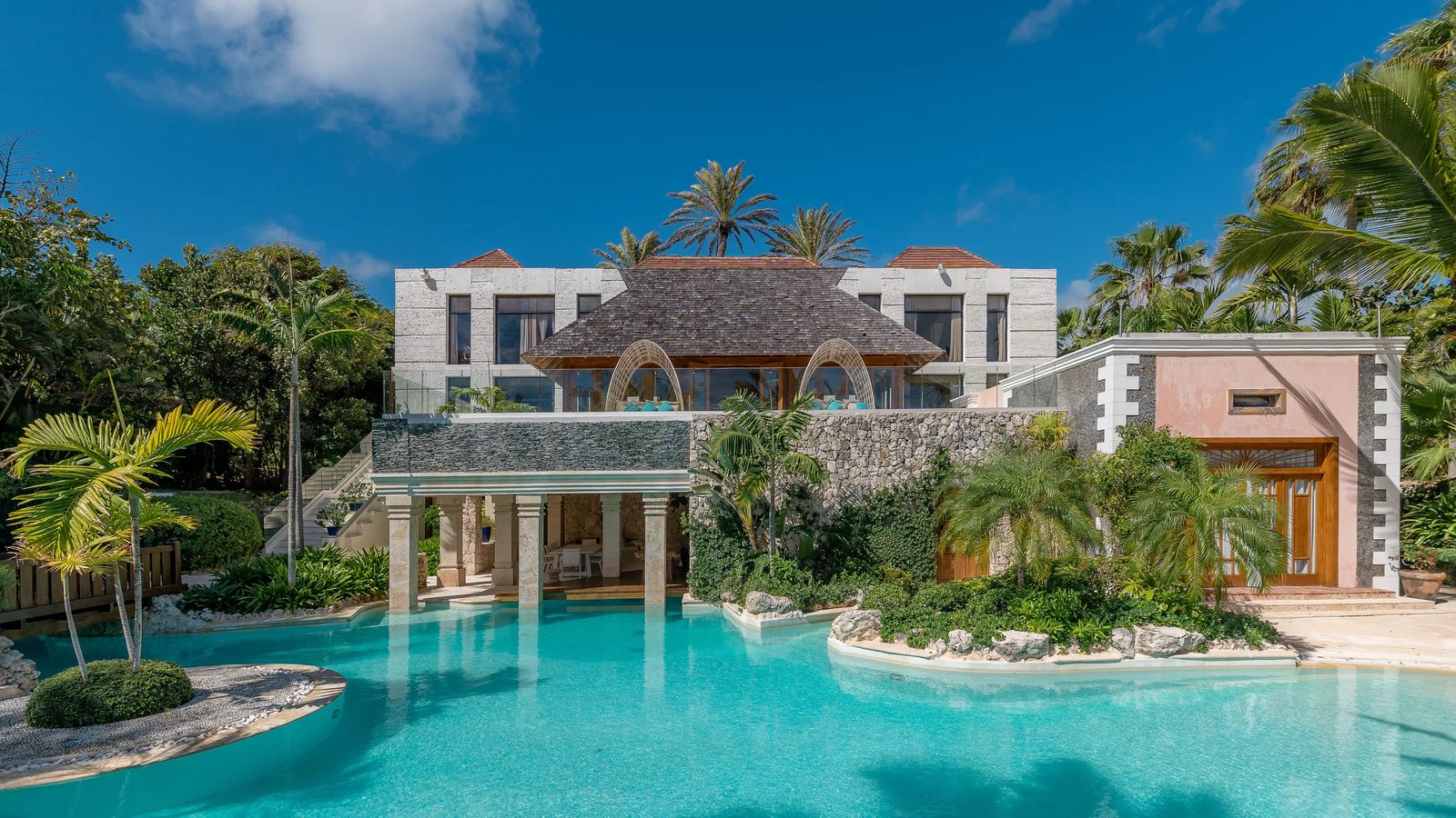 Eden Roc Cap Cana, backstory