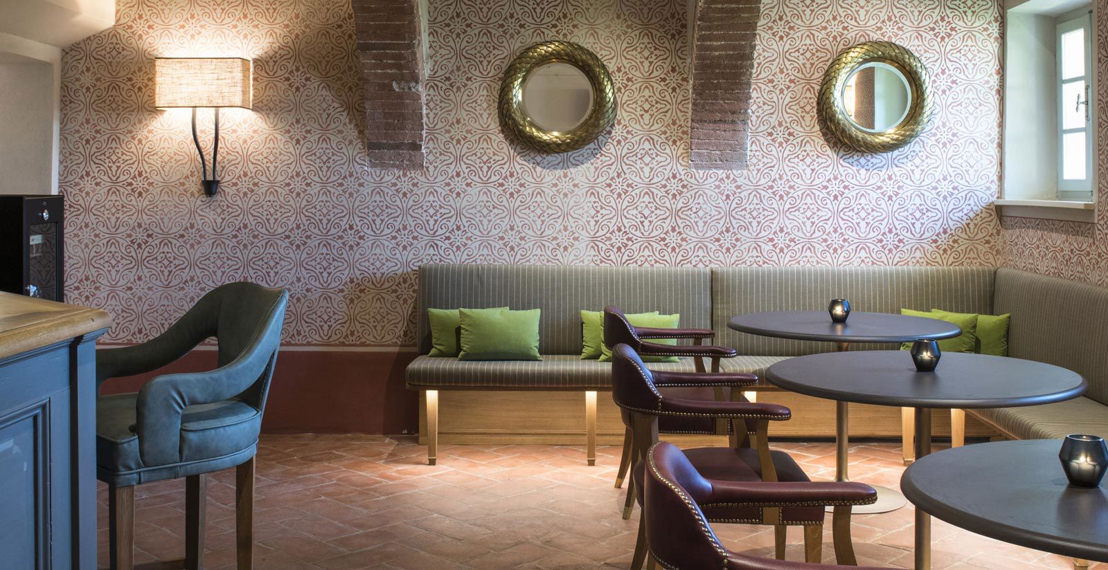 Borgo San Felice Resort Relais & Chateaux, bar gli archi