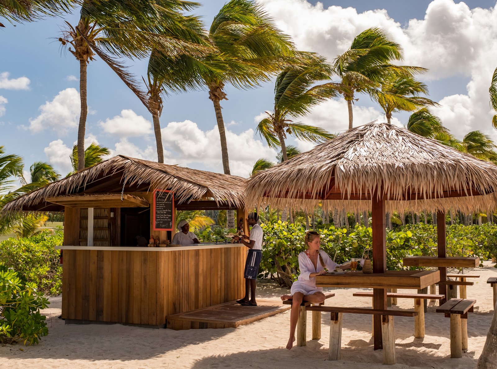 Jumby Bay Island, eat & drink