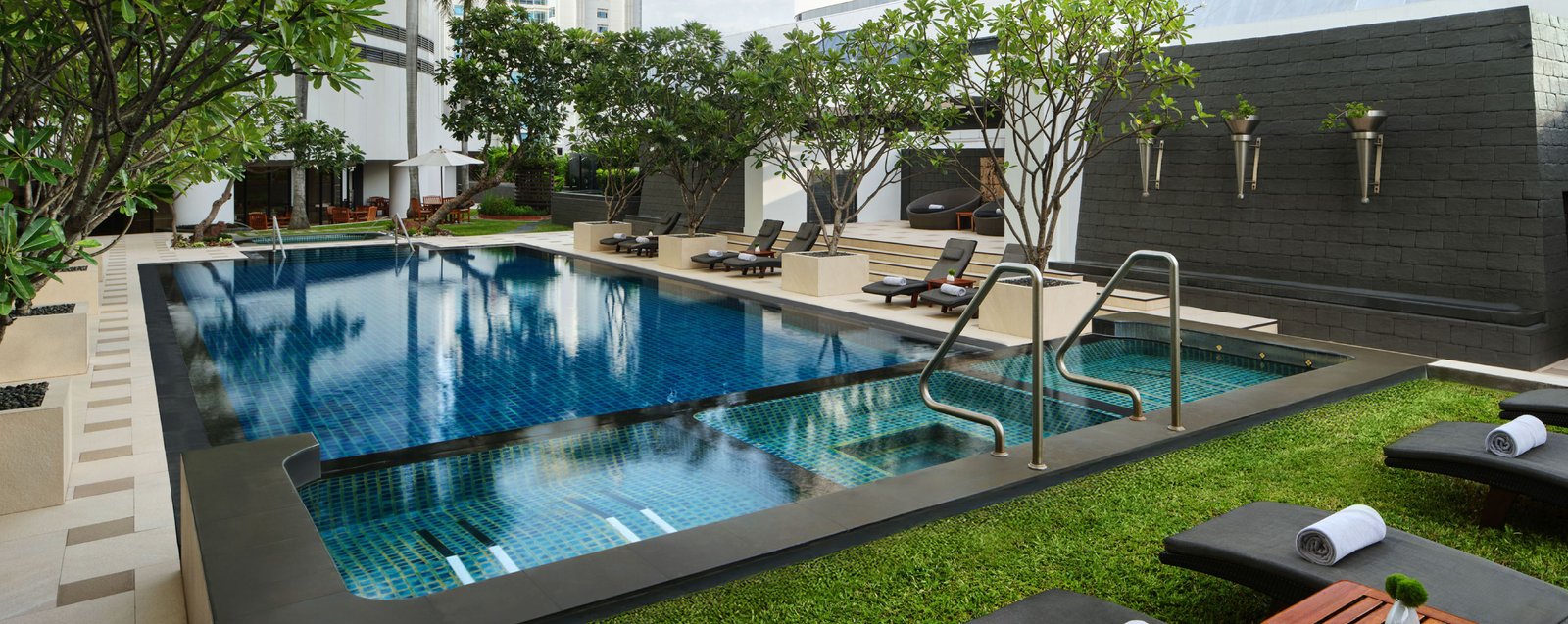 JW Marriott Hotel Bangkok — vibe