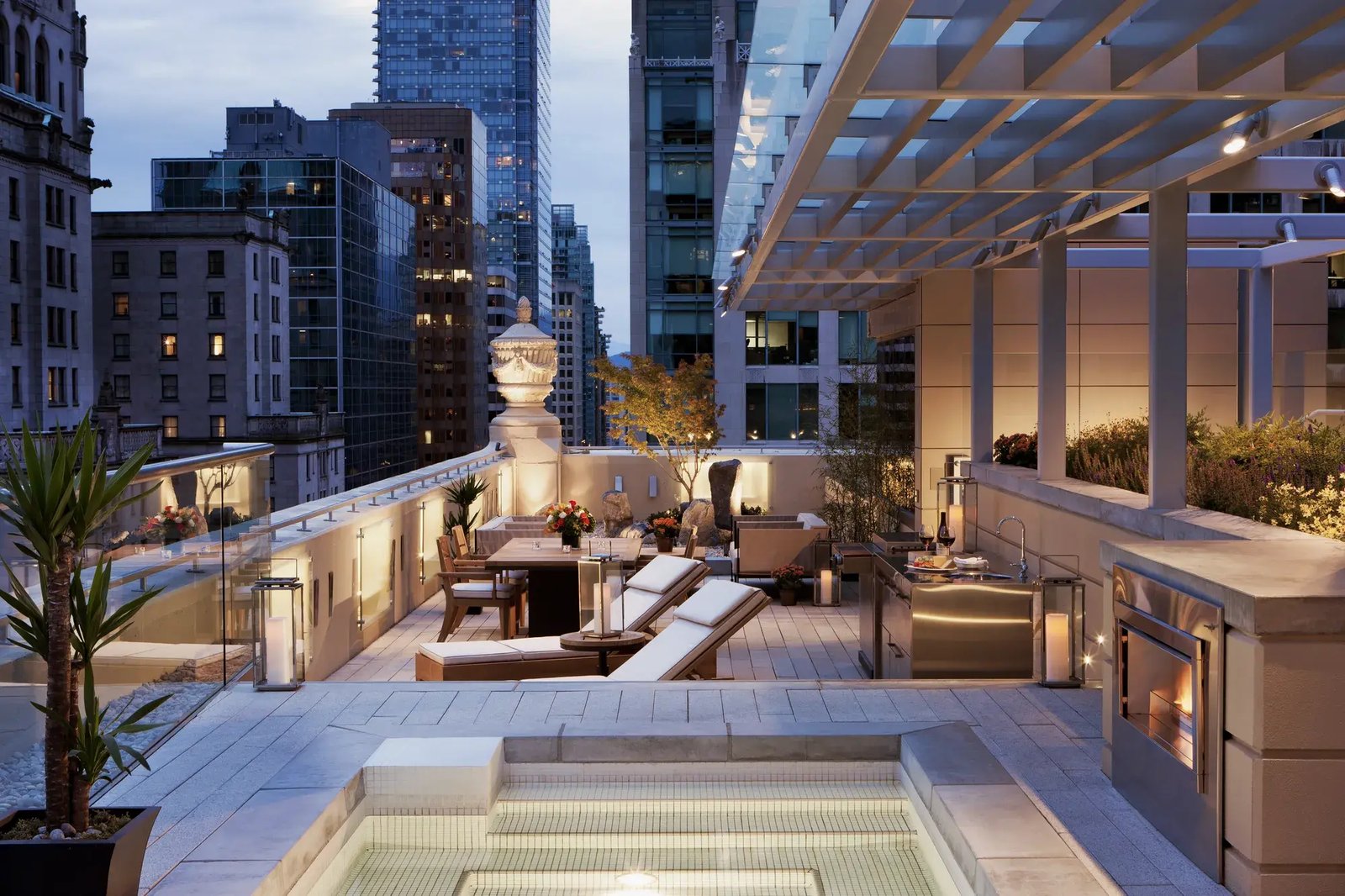 Rosewood Hotel Georgia, vibe