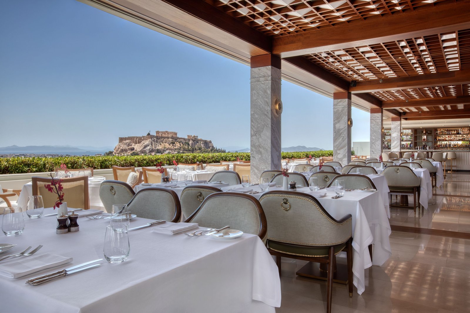 Hotel Grande Bretagne, eat & drink