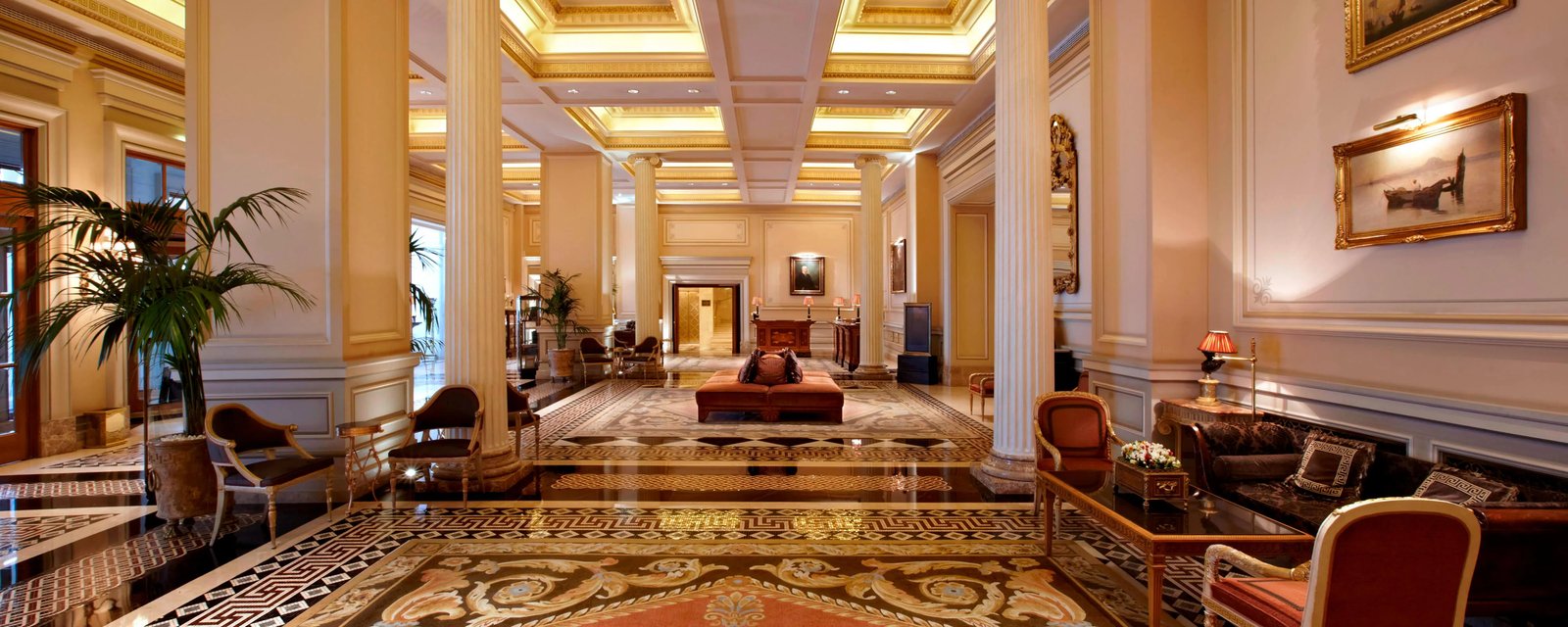 Hotel Grande Bretagne, vibe