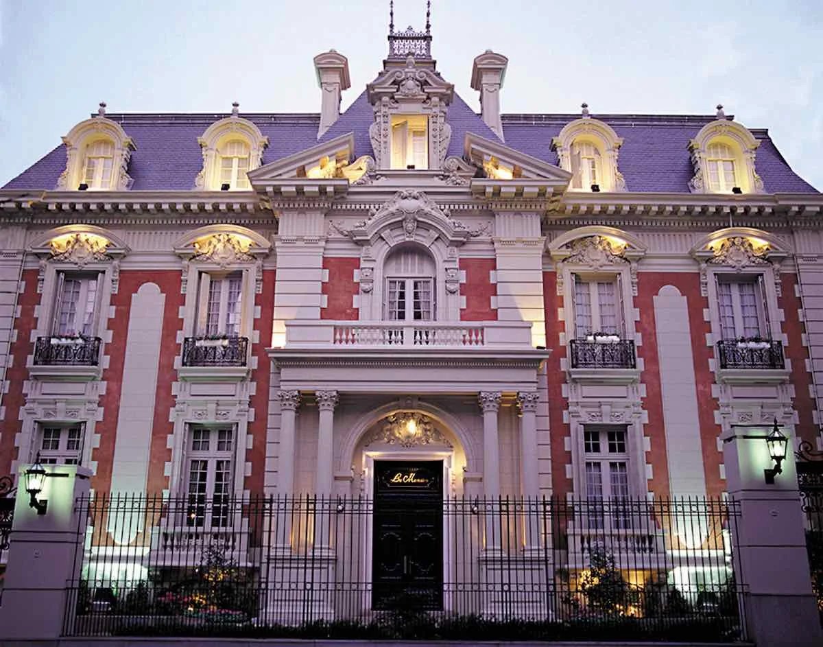 Four Seasons Hotel Buenos Aires, backstory