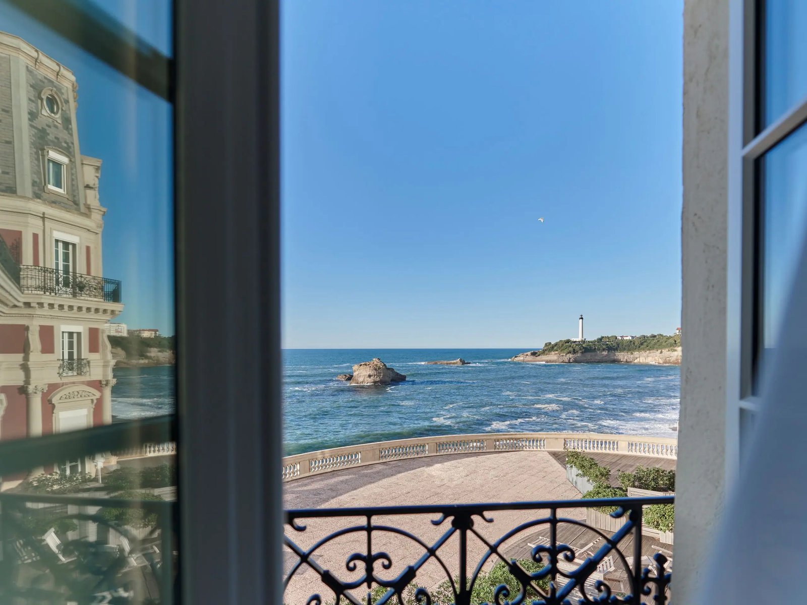 Hôtel du Palais Biarritz - The Unbound Collection by Hyatt, vibe