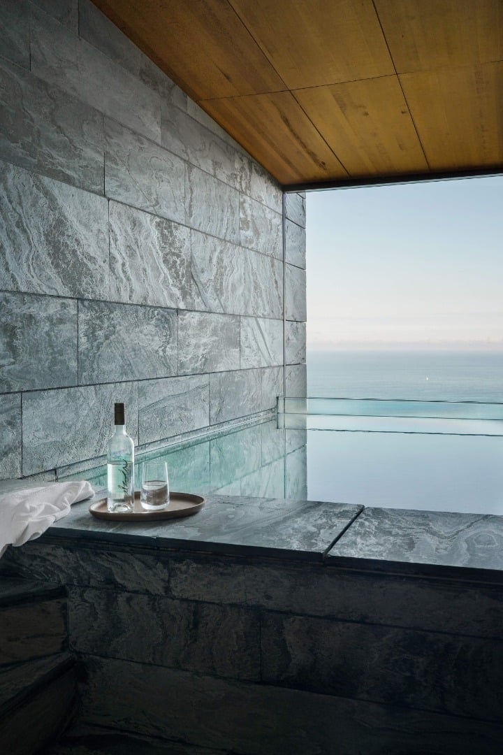 Akelarre, rooms