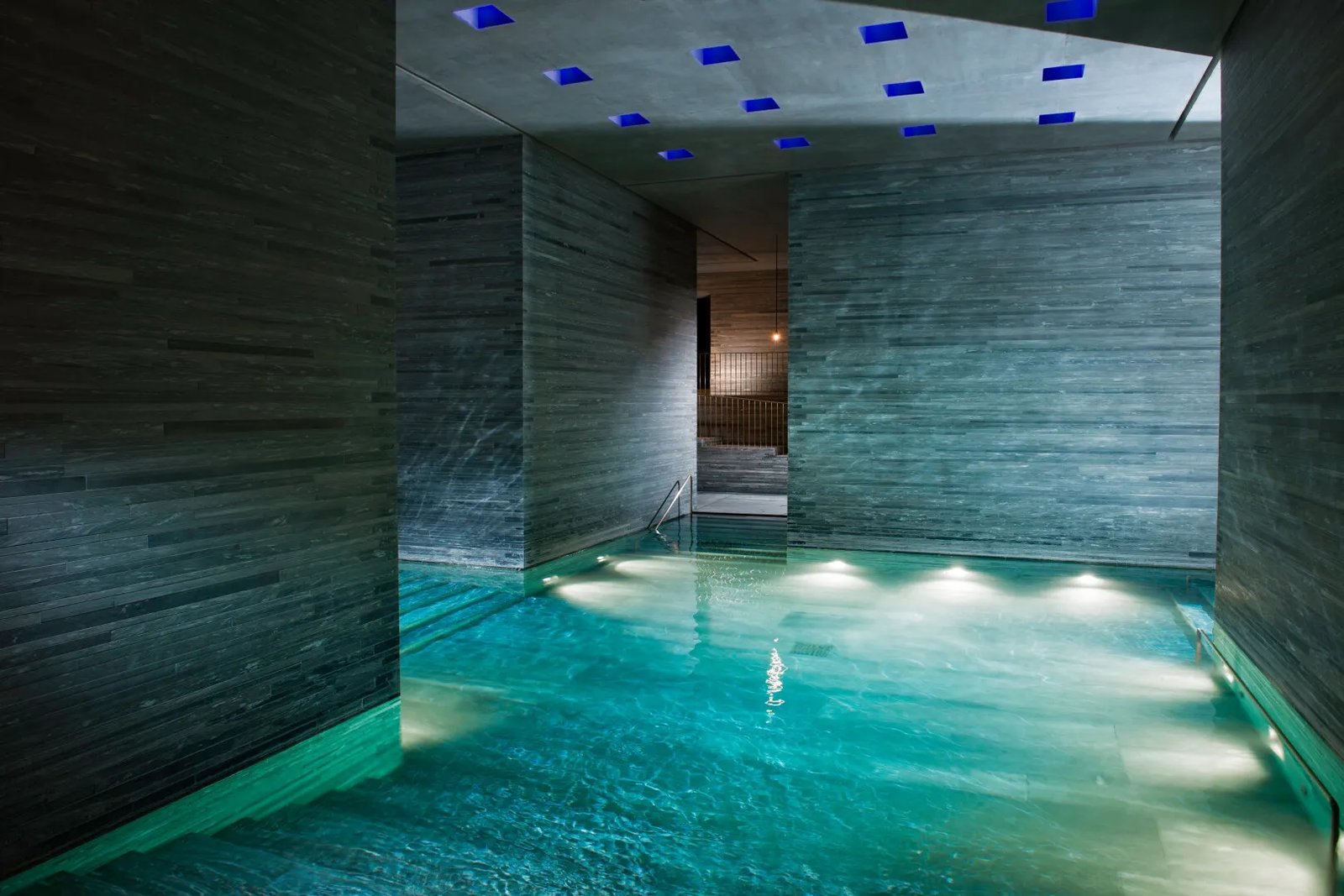 7132 Hotel, the pool