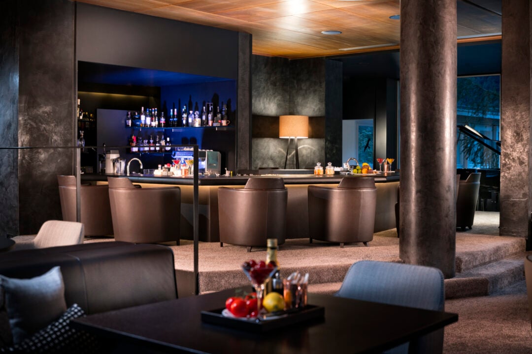 7132 Hotel, 7132 blue bar