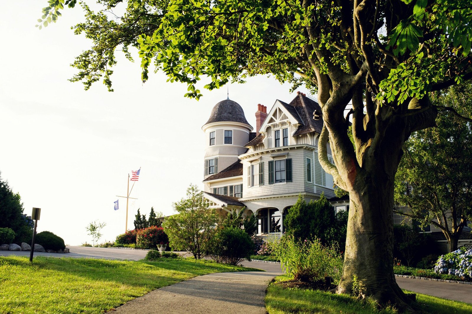 Castle Hill Inn, backstory