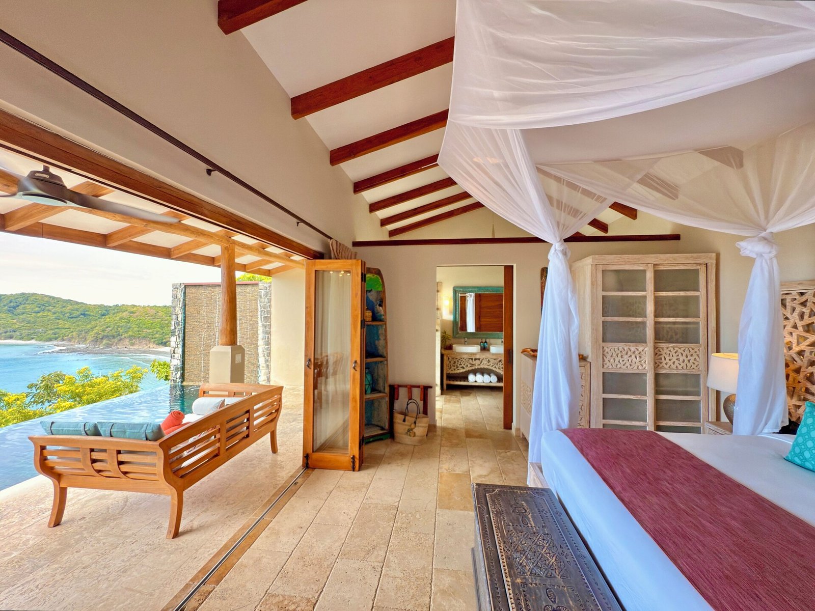 Casa Chameleon at Las Catalinas, rooms