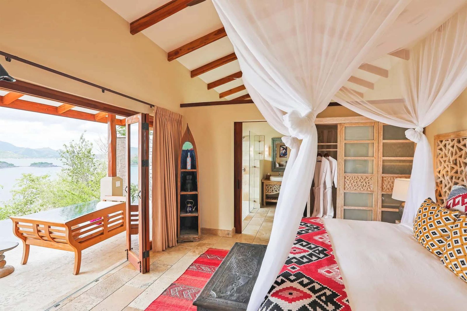 Casa Chameleon at Las Catalinas, rooms