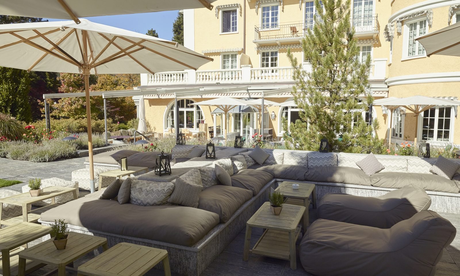 Le Grand Bellevue, vibe