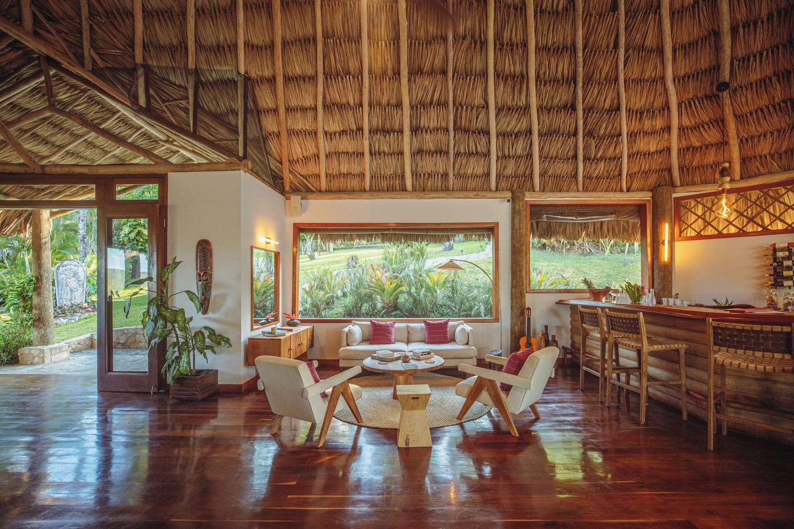 Gaia Riverlodge, eat & drink
