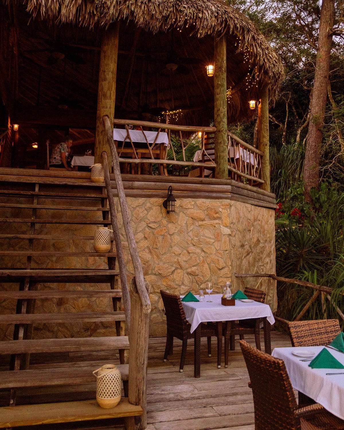 Gaia Riverlodge, eat & drink