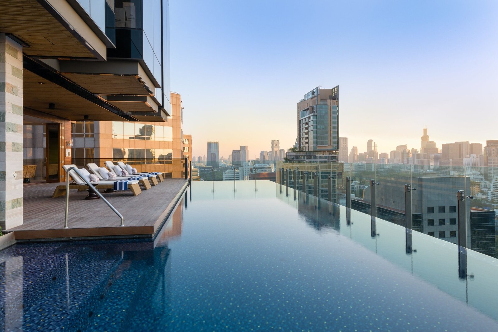 Hotel Indigo Bangkok Wireless Road, the pool
