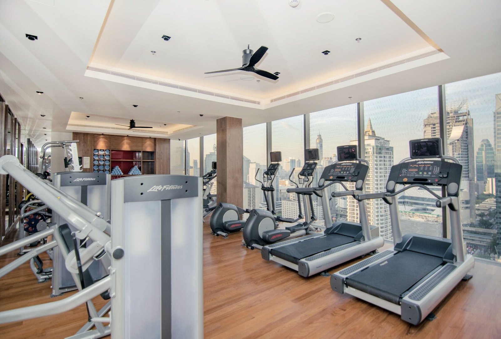 Hotel Indigo Bangkok Wireless Road, the gym