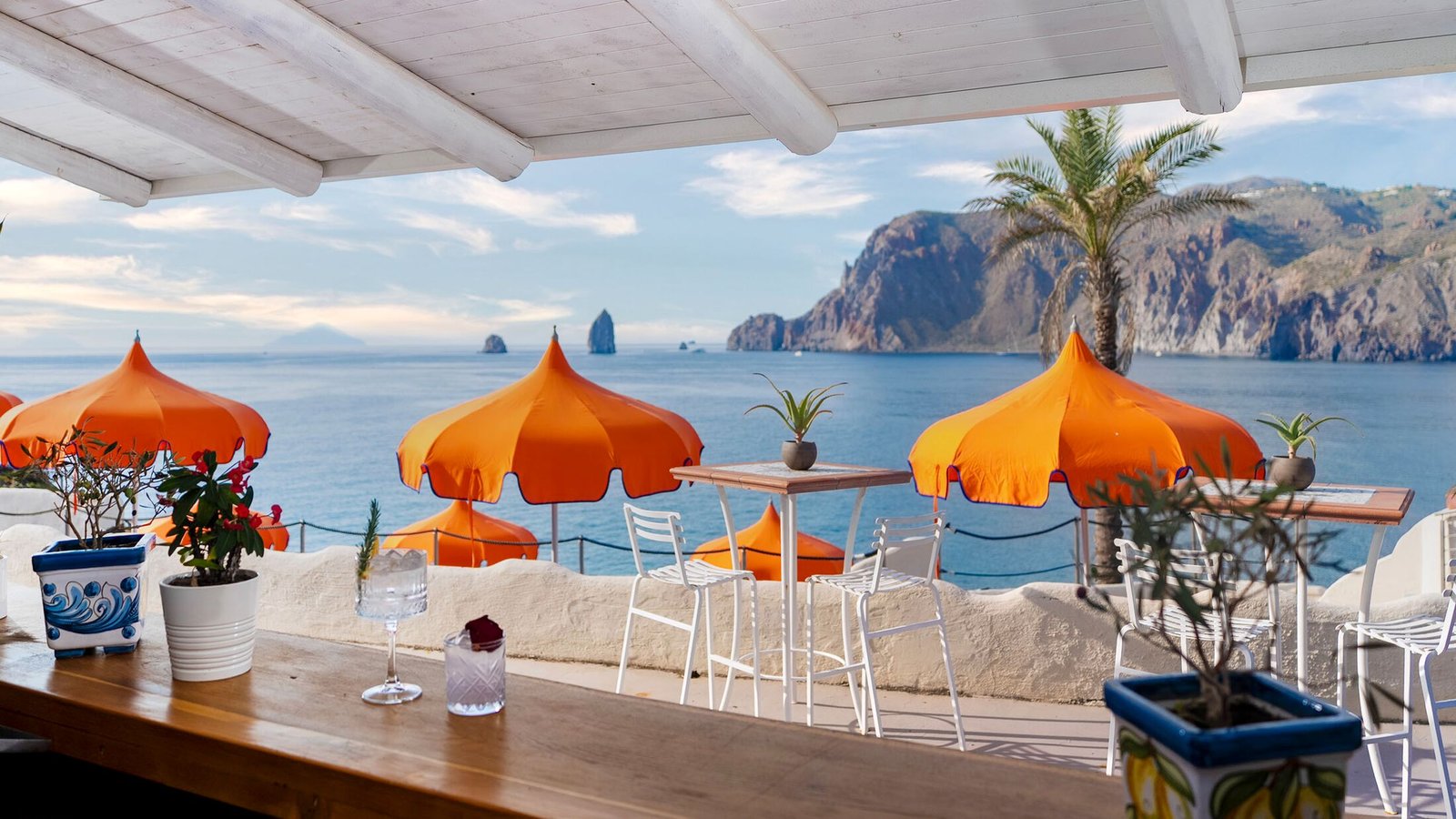 Therasia Resort, at the table