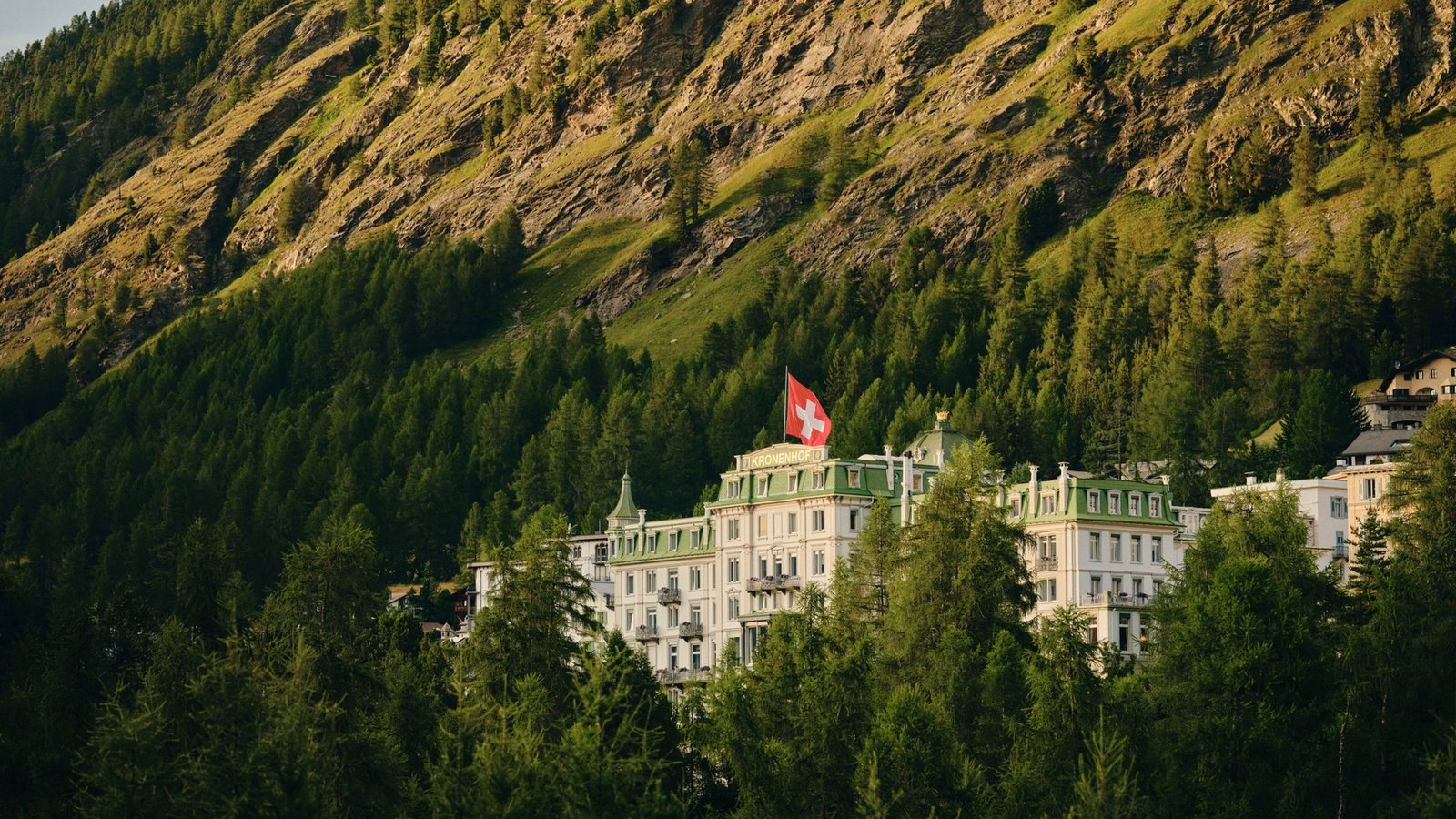 Grand Hotel Kronenhof Pontresina, backstory