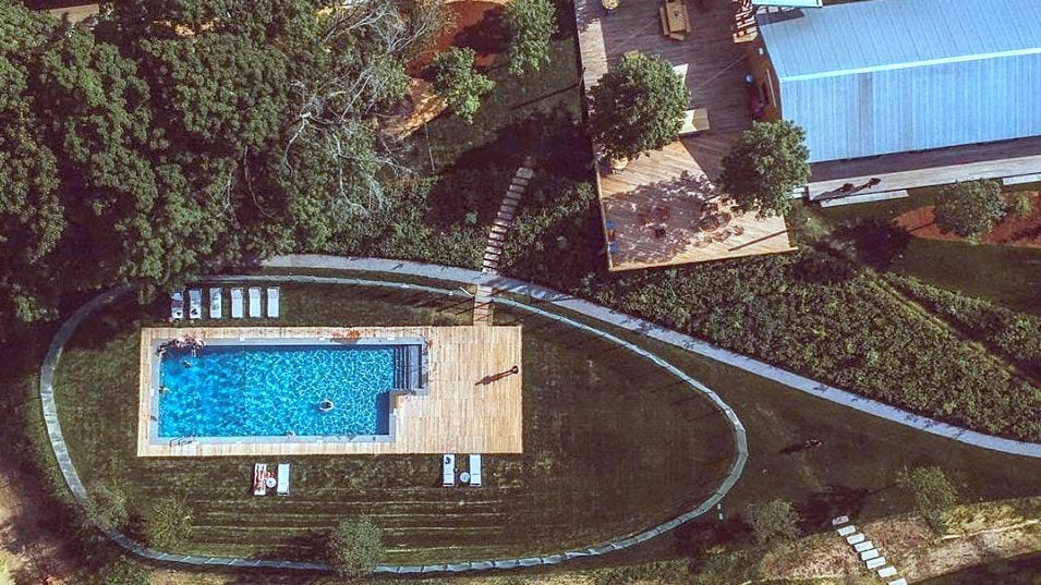 TOURISTS, the pool