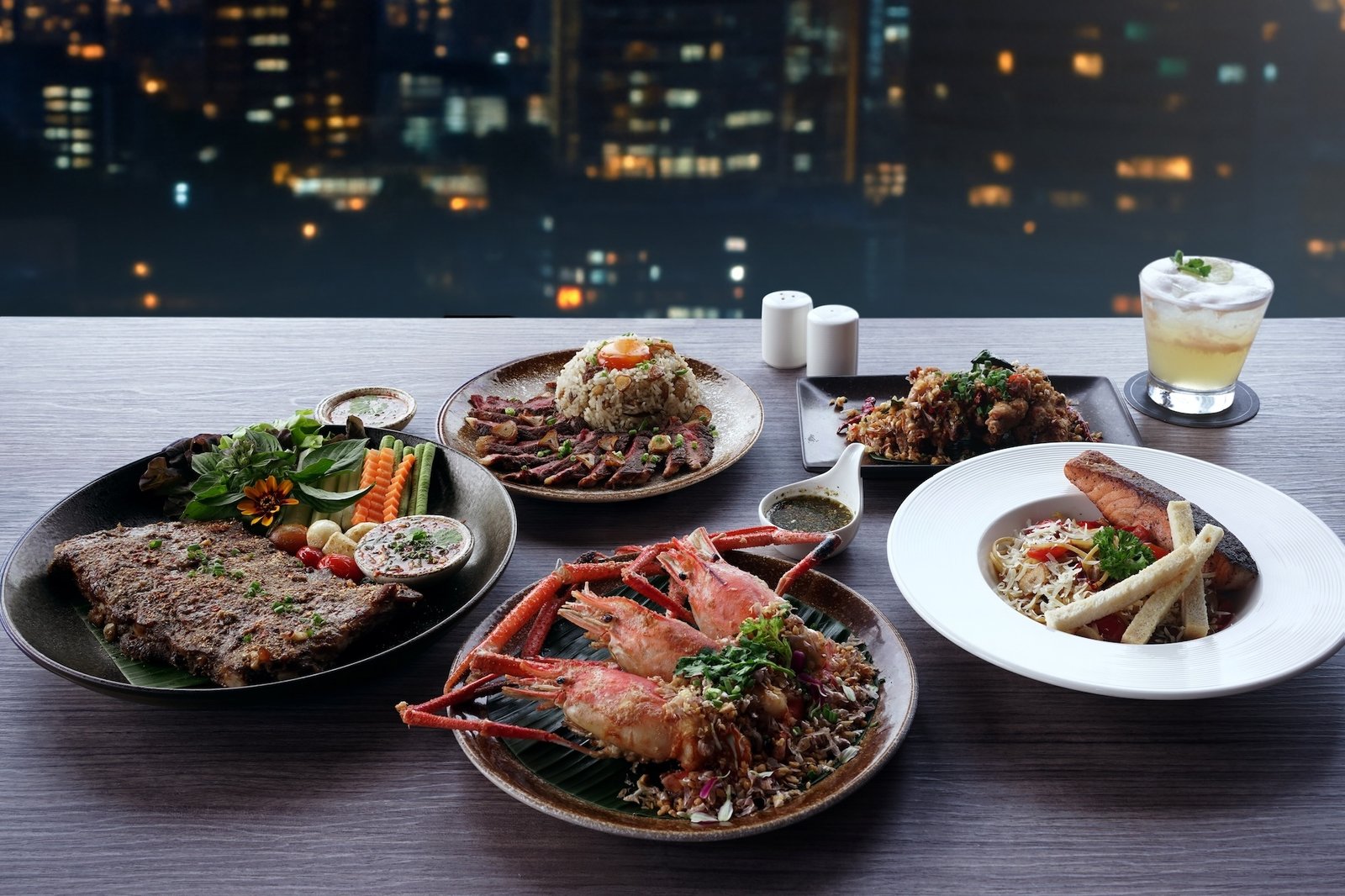 Eleven Hotel Bangkok Sukhumvit 11 — eat & drink