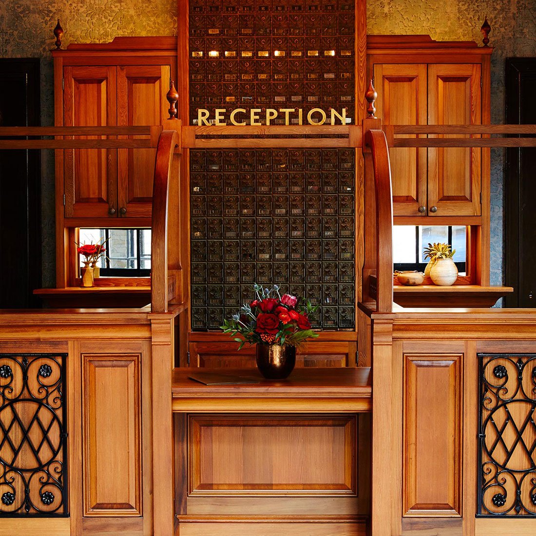 The Ivy Hotel, vibe