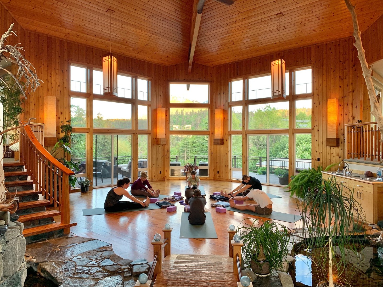 Stillpoint Lodge, yoga and fitness yurt