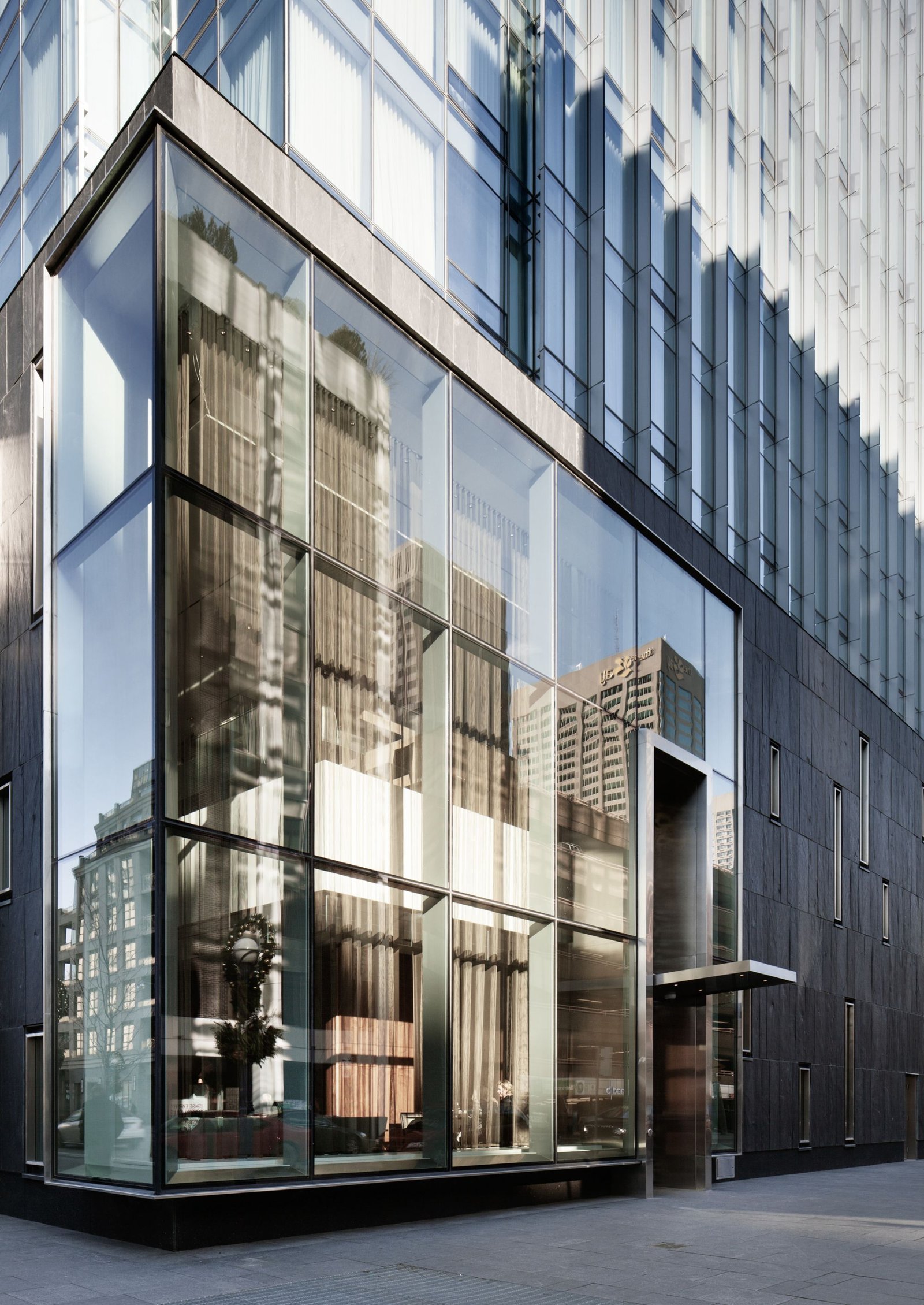 Four Seasons Hotel Toronto, backstory