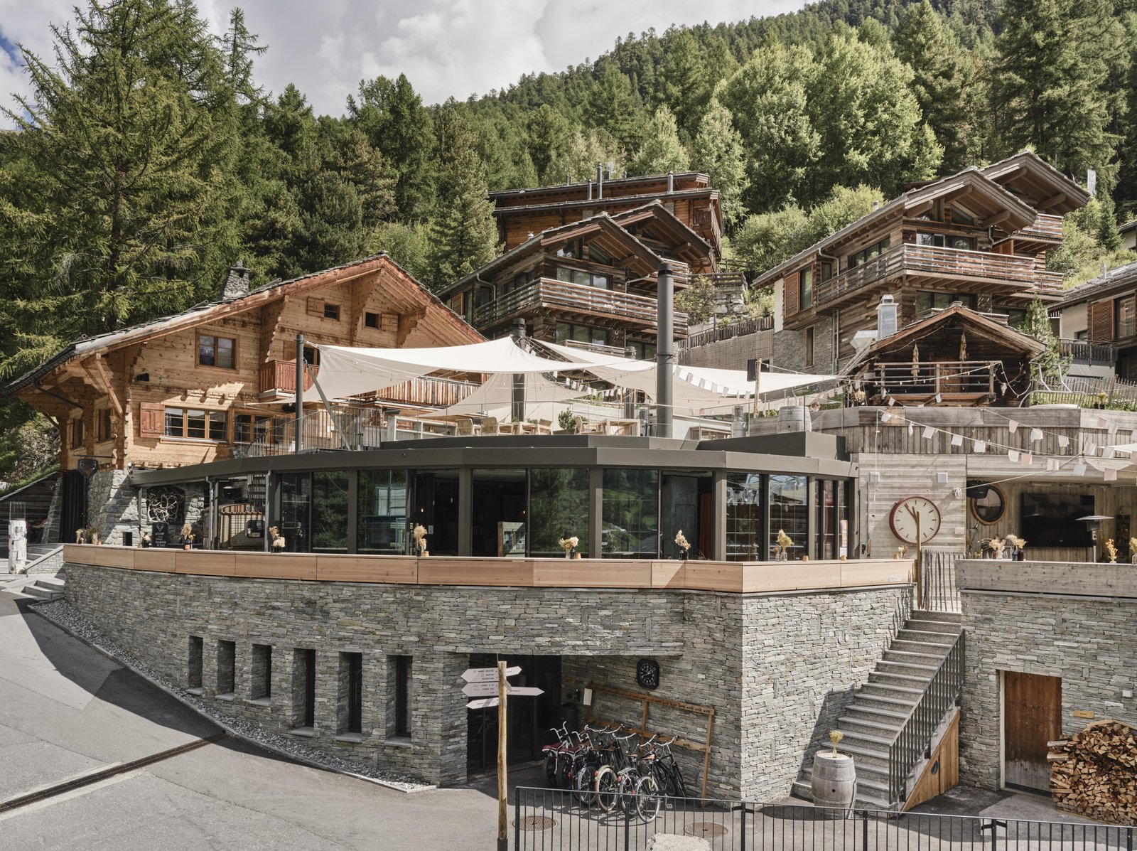 CERVO Mountain Resort, backstory