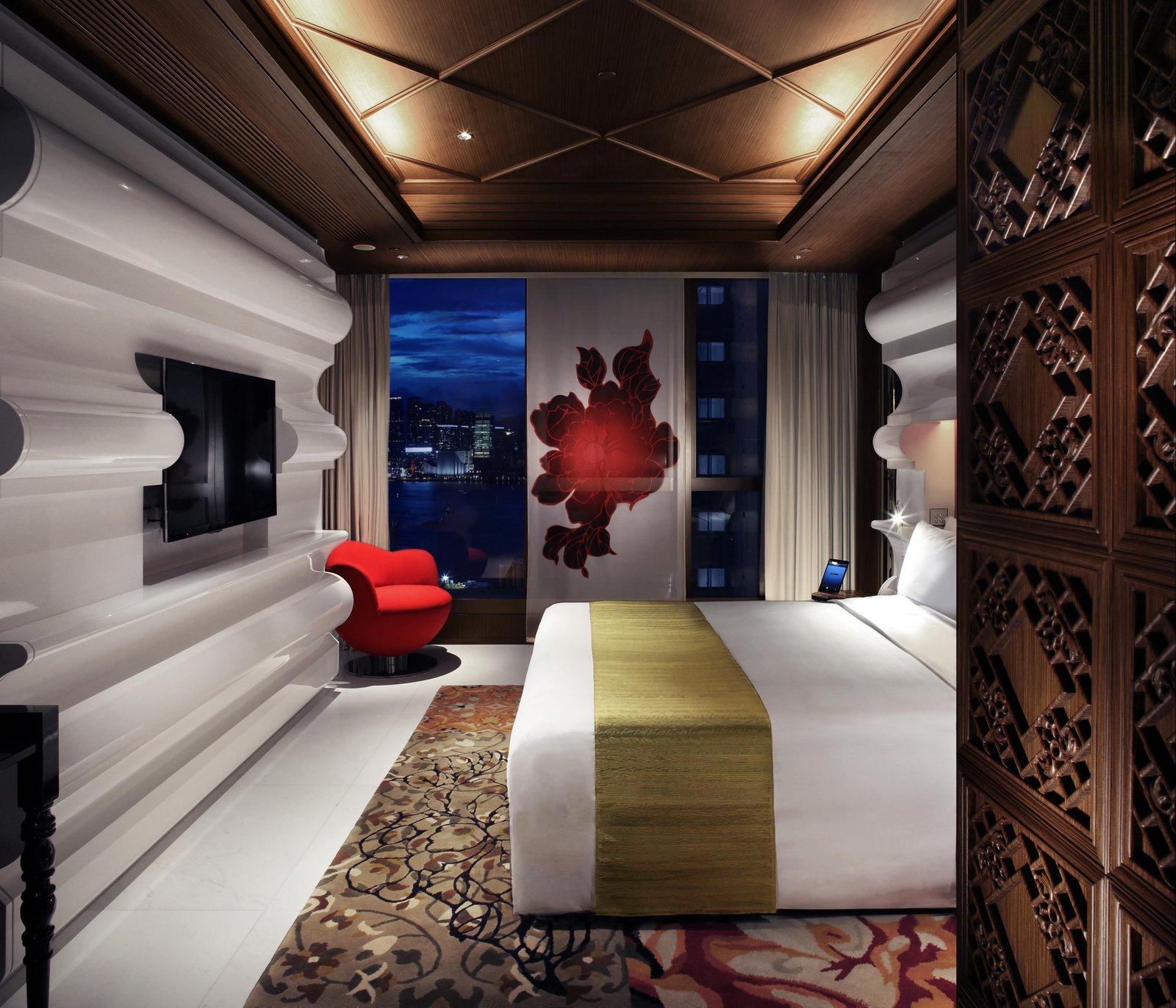 Mira Moon Hotel — rooms