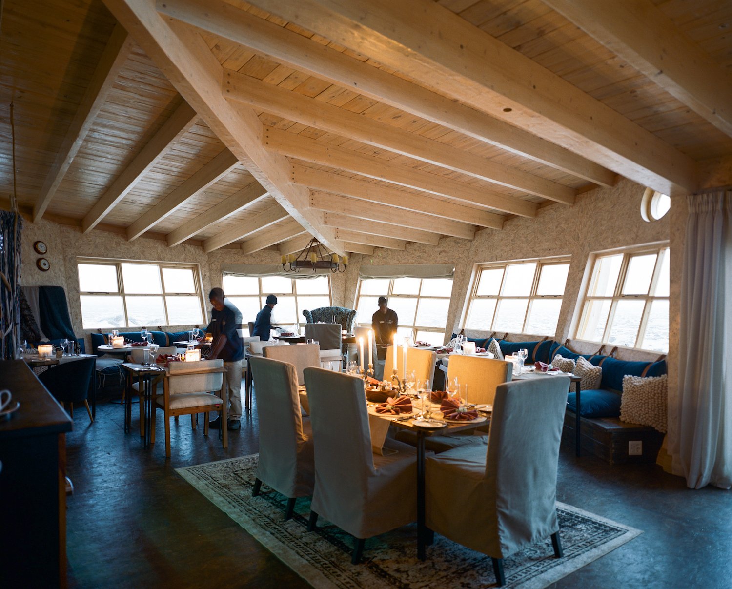Shipwreck Lodge, eat & drink
