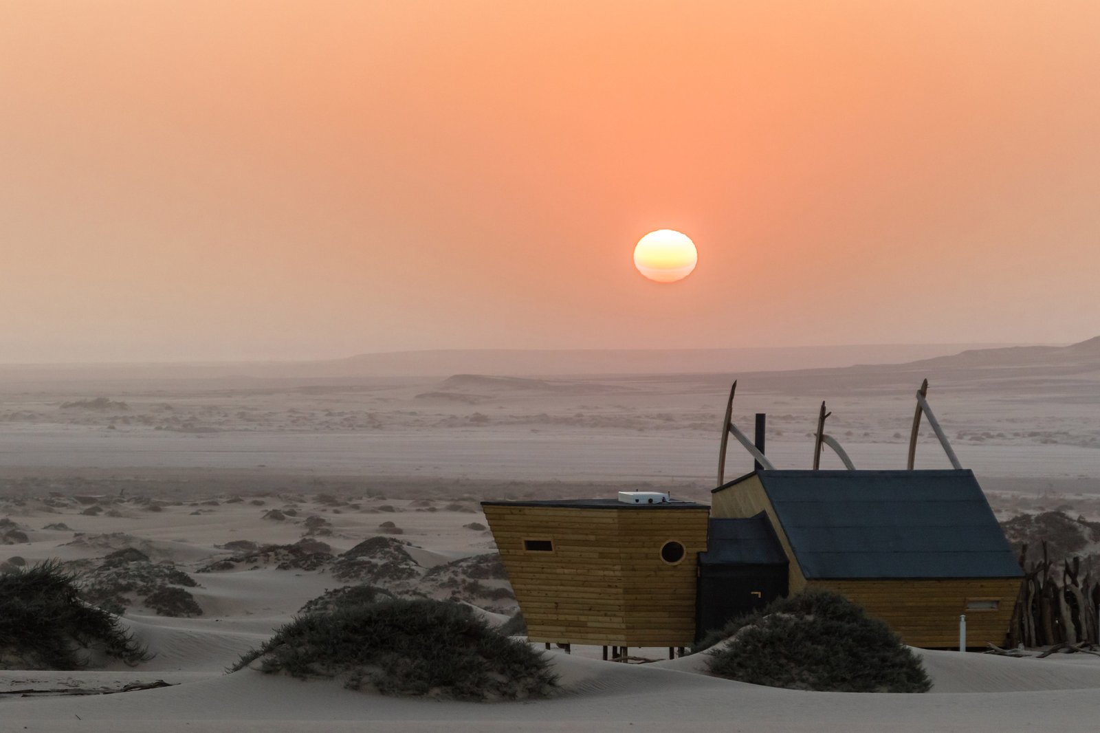 Shipwreck Lodge, backstory