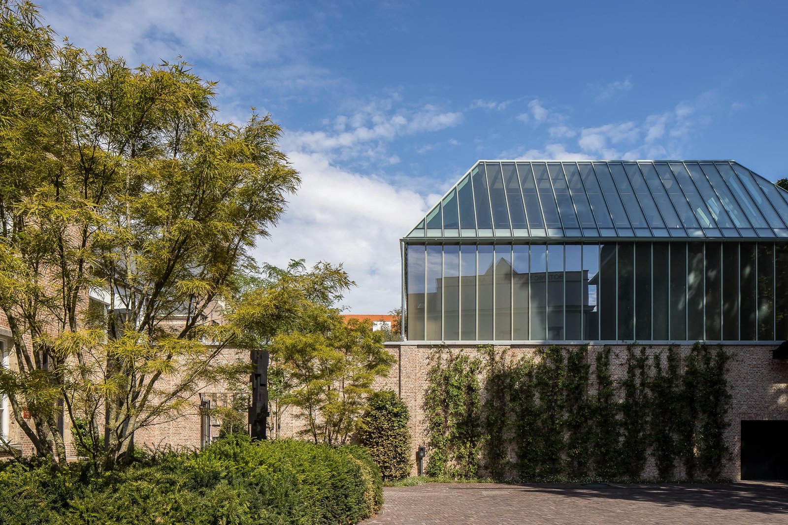Botanic Sanctuary Antwerp, backstory