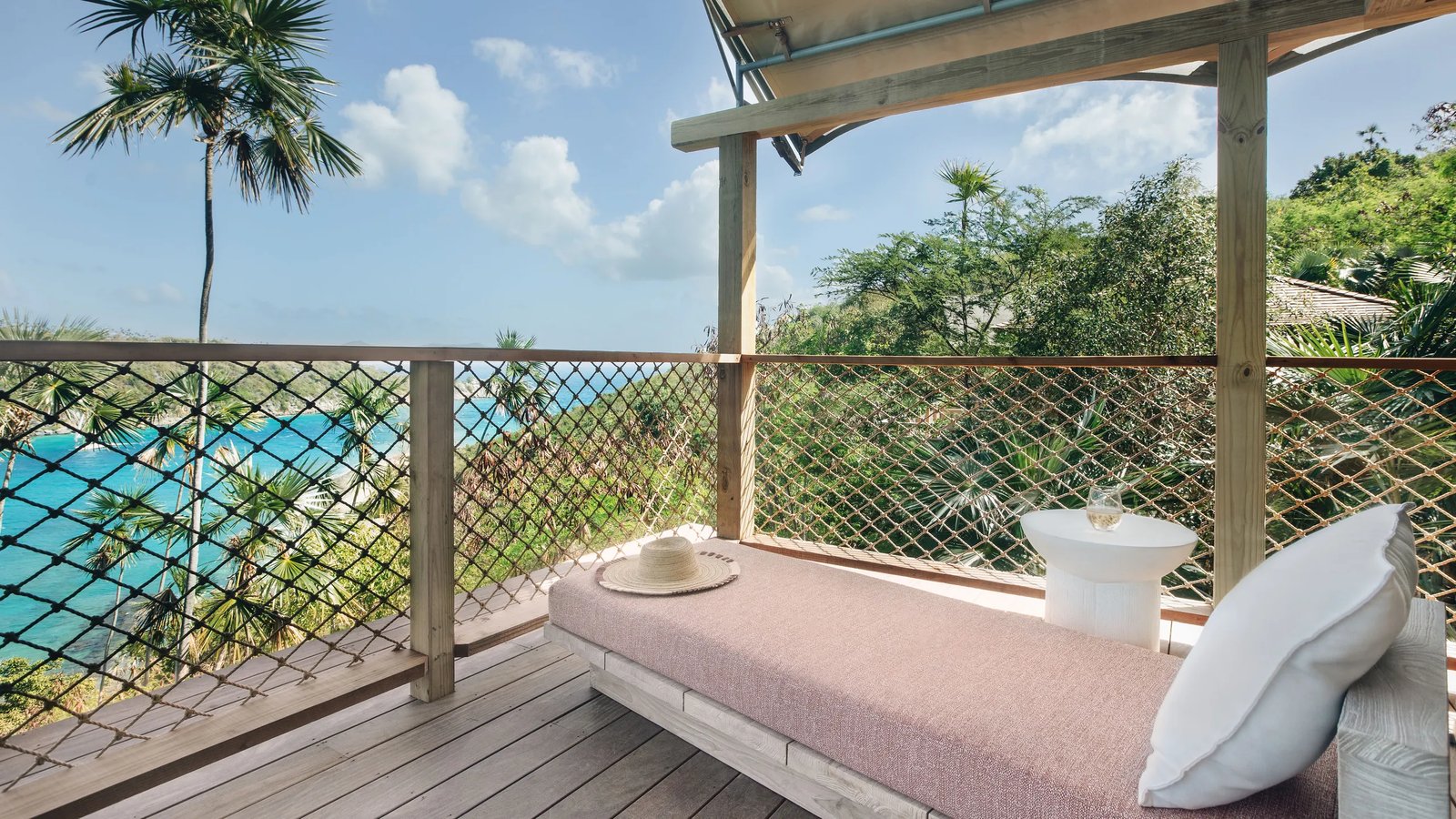 Lovango Resort & Beach Club, rooms