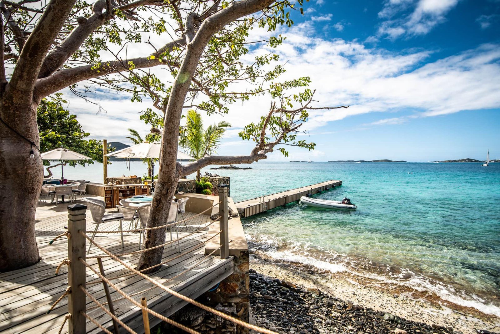 Lovango Resort & Beach Club, eat & drink