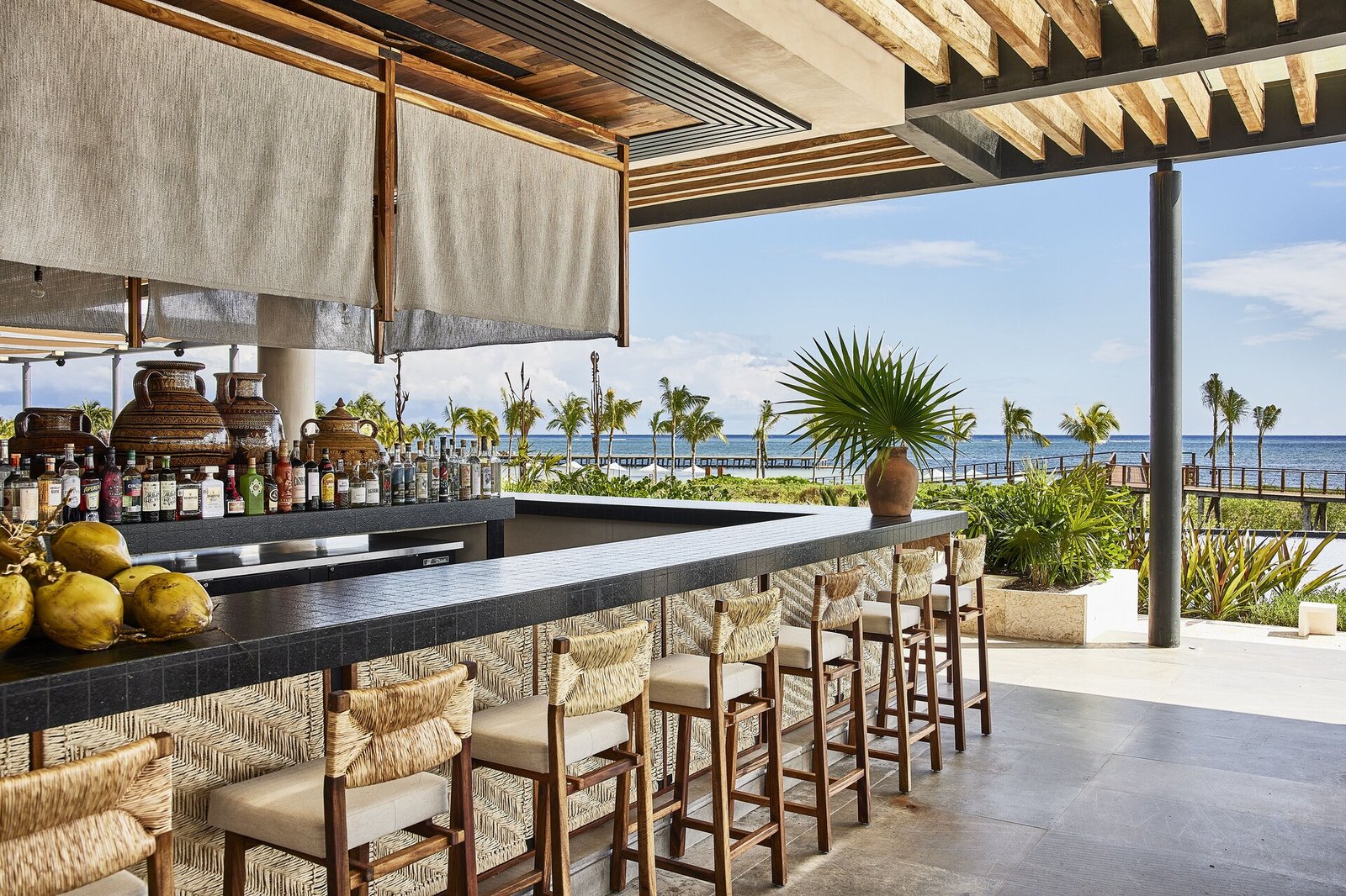 Etéreo, eat & drink