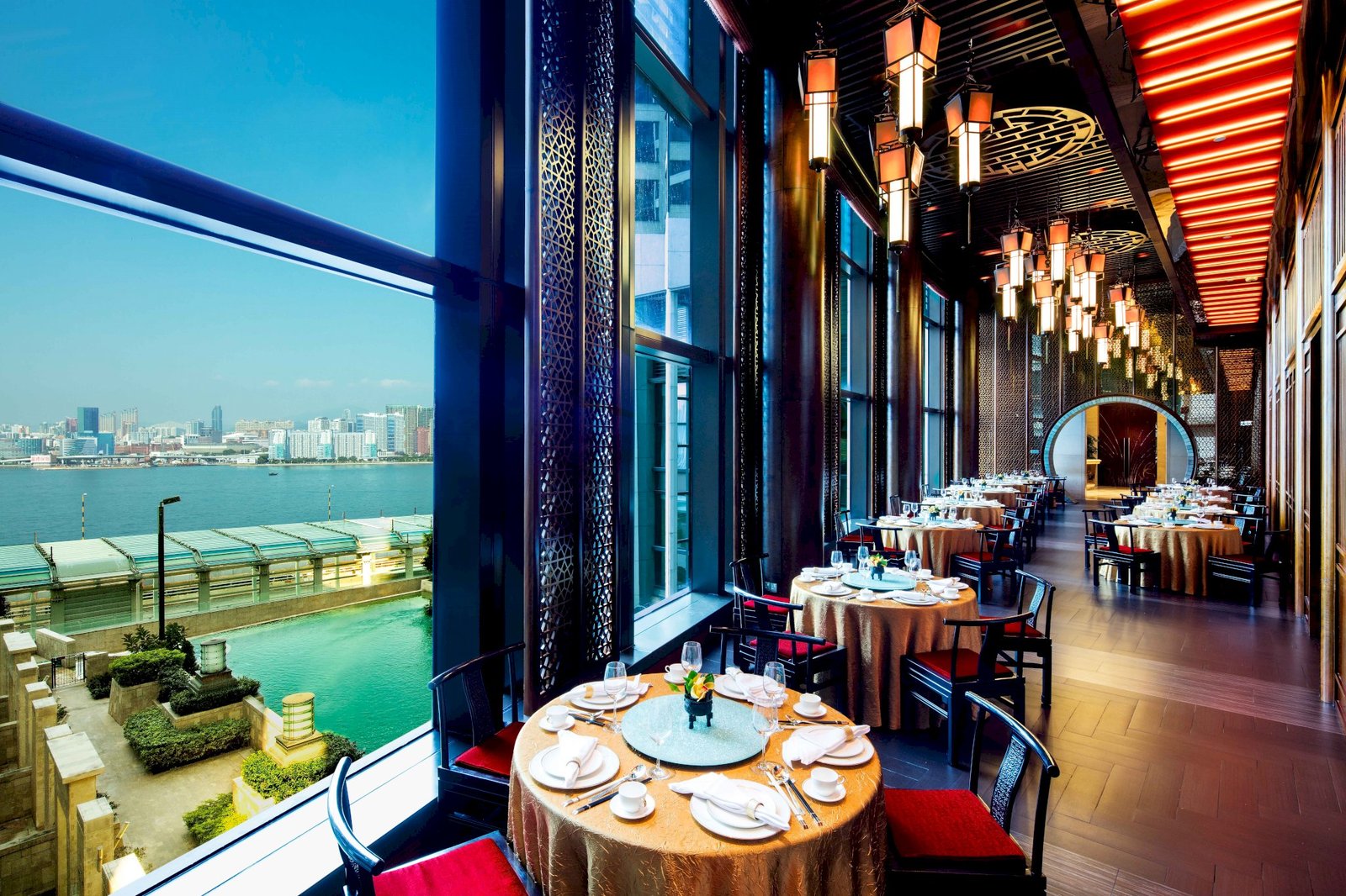 Harbour Grand Hong Kong — eat & drink