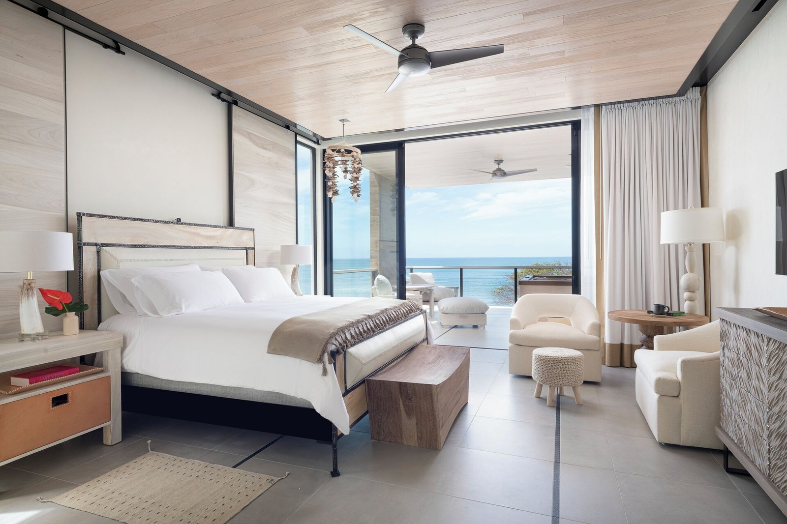 Susurros del Corazón, rooms