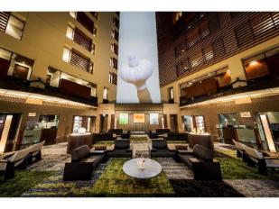 Park Hotel Tokyo — vibe