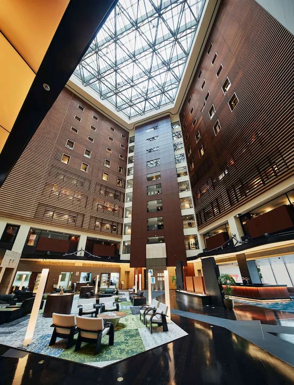 Park Hotel Tokyo — vibe