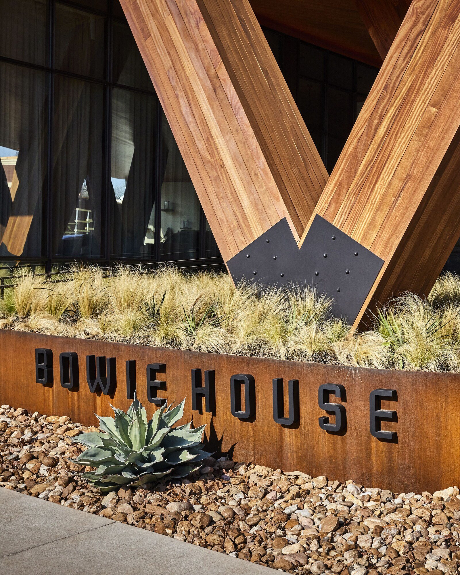 Bowie House, backstory