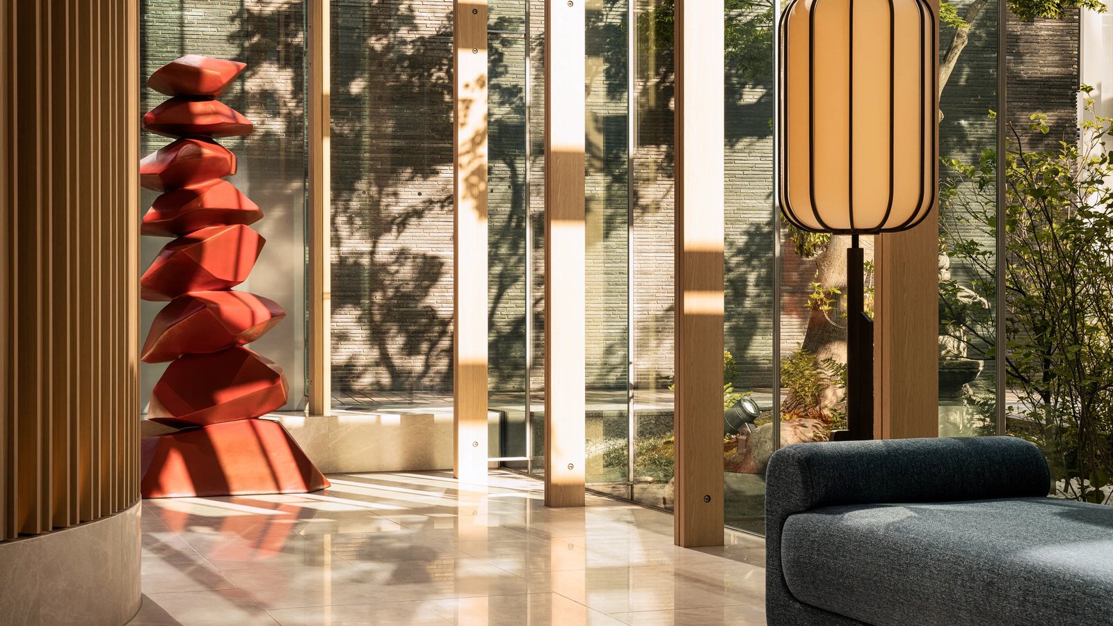 Four Seasons Hotel Tokyo At Marunouchi — vibe